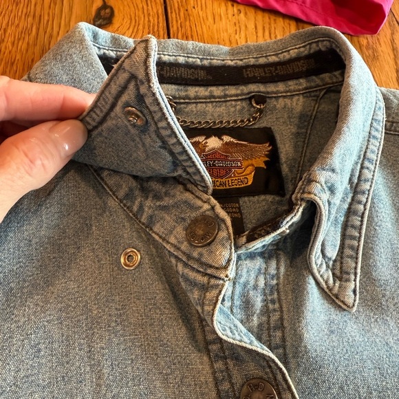 Vintage 2002 Harley Davidson women’s short sleeve shirt. - Picture 4 of 13